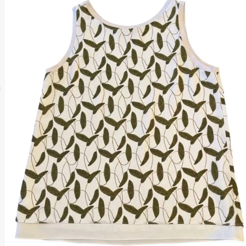 Green and White Tank Top with Classic Sleeveless Design